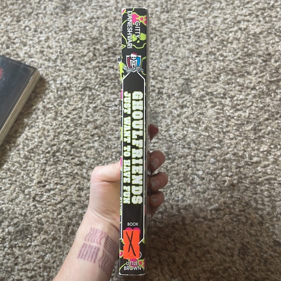Ghoulfriends Just Want to Have Fun paperback of Monster High Characters - Picture 3 of 11